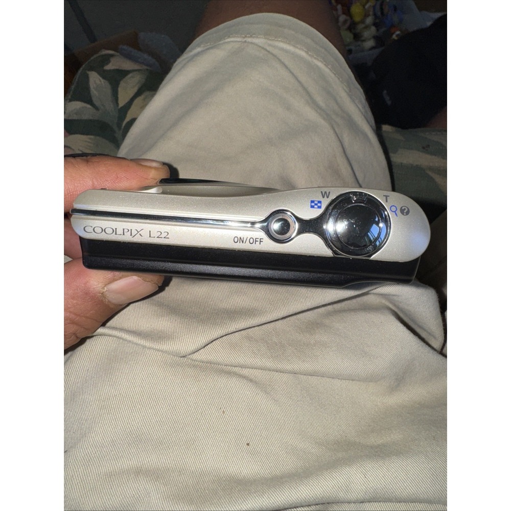 Nikon COOLPIX L22 12.0MP Silver Digital Camera - Lens Error - (READ) - Picture 4 of 7